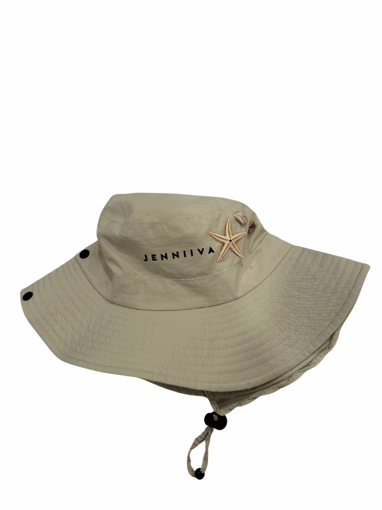 JENNIIVA BUCKET HAT